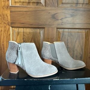 Vionic Gray Suede Ankle Boots with Snake Skin Detail